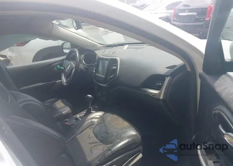 2018 Jeep Cherokee Latitude Plus 4X4 z USA, uszkodzony, nr VIN 1C4PJMLX7JD501618